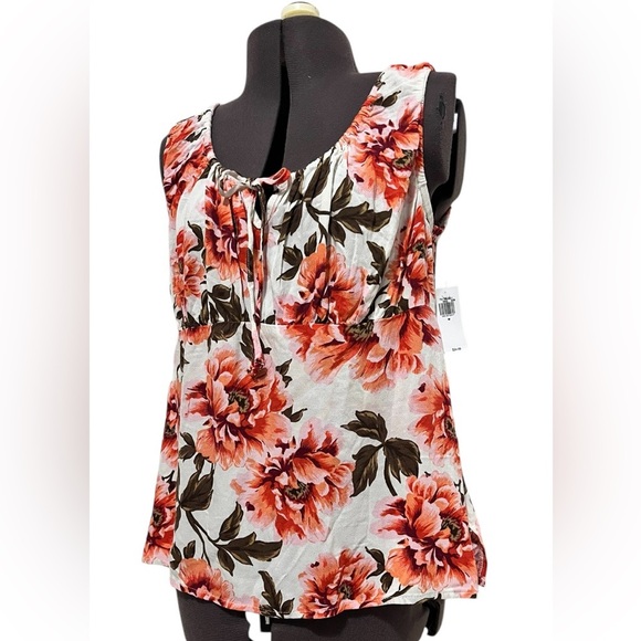 Old Navy Tie Front Crepe Top Size M - Picture 2 of 13